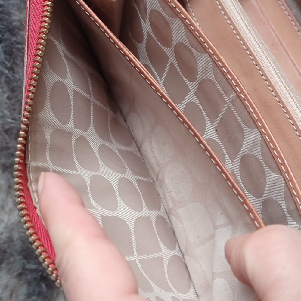 Kate Spade  wallet - Picture 13 of 16